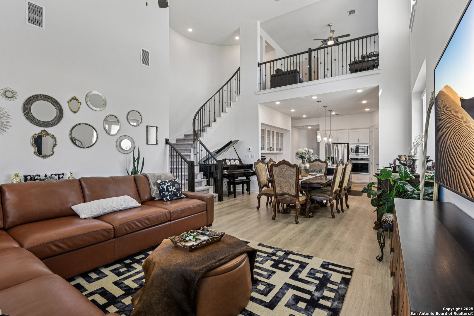 2848 Maximilian Ln