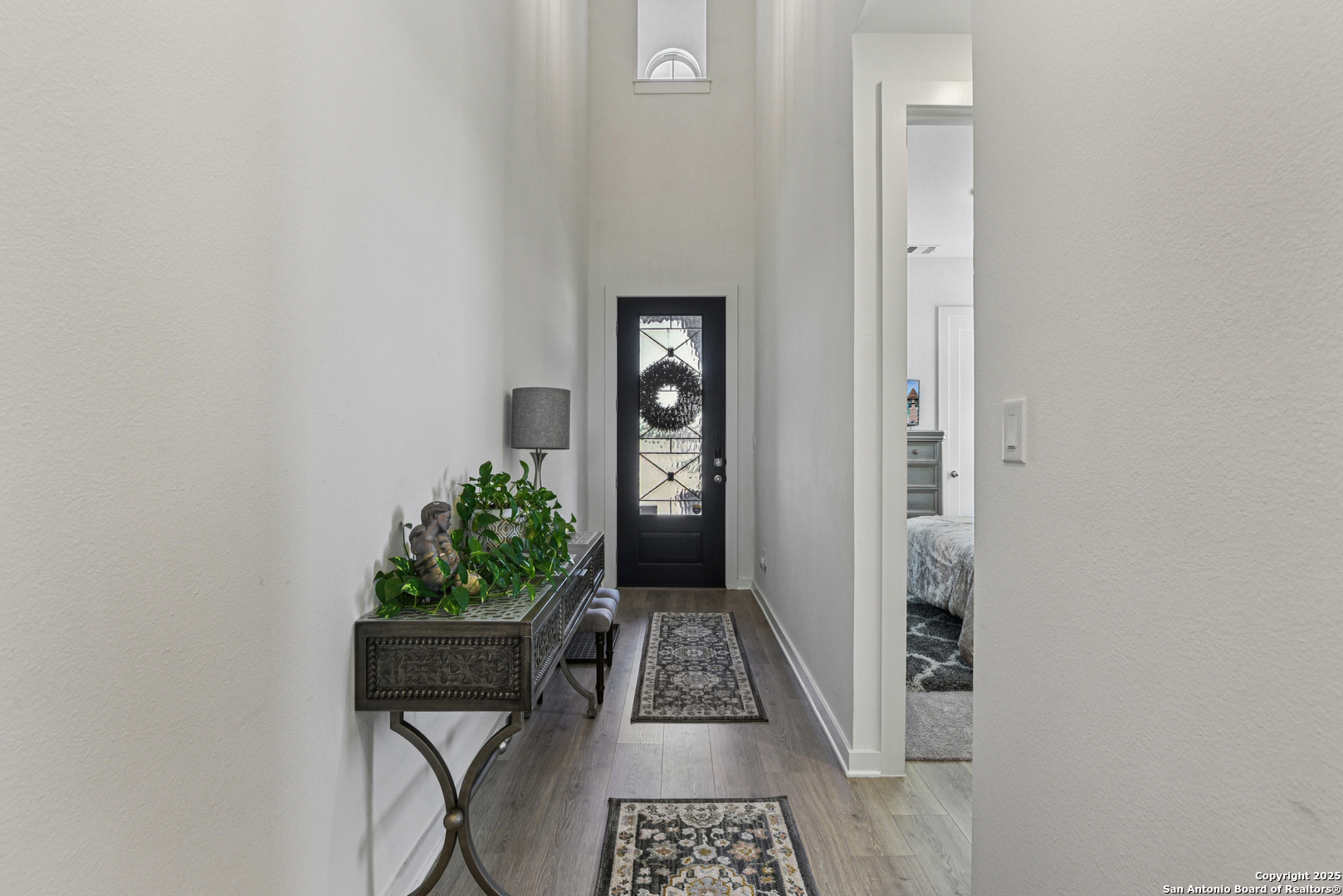 2848 Maximilian Ln