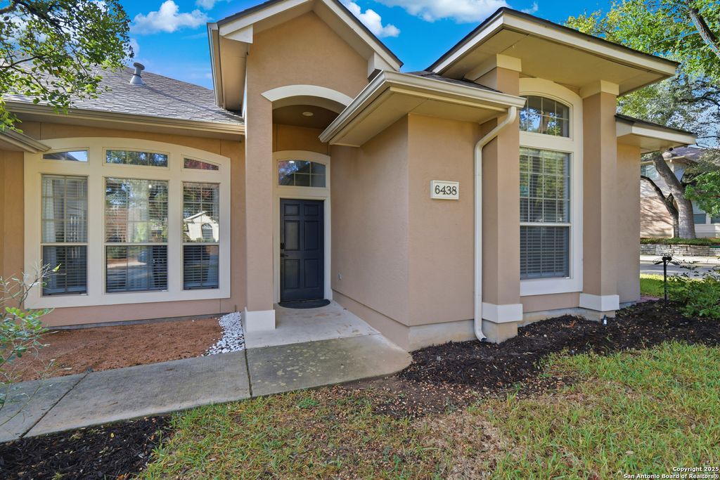 Photo of 6438 Amber Oak, San Antonio, TX 78249 (MLS # 1929679)