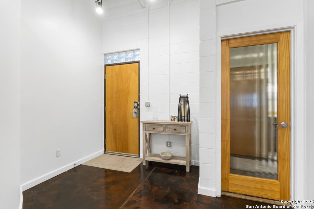 Photo of 1339 S Flores 203 #203, San Antonio, TX 78204 (MLS # 1913705)