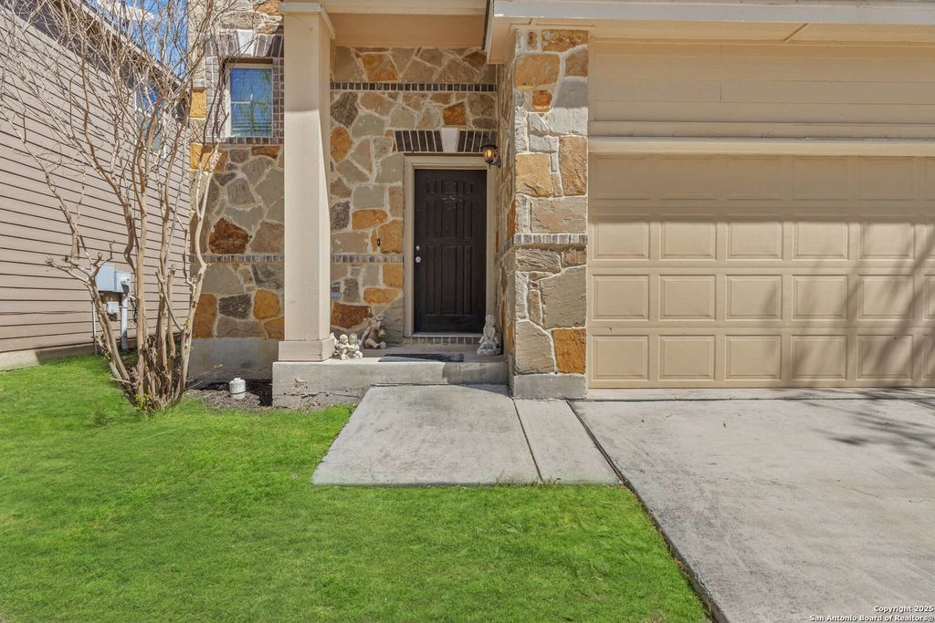 Photo of 8907 Atwater Crk, San Antonio, TX 78245 (MLS # 1855877)