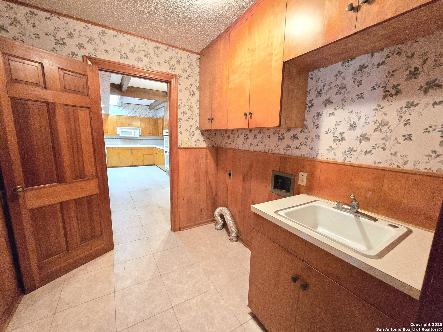 New Braunfels, Texas 78130, United States, 3 Bedrooms Bedrooms, ,3 BathroomsBathrooms,Residential,Pending,176805