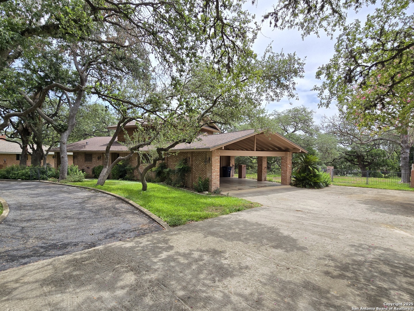 44 Ridge Dr