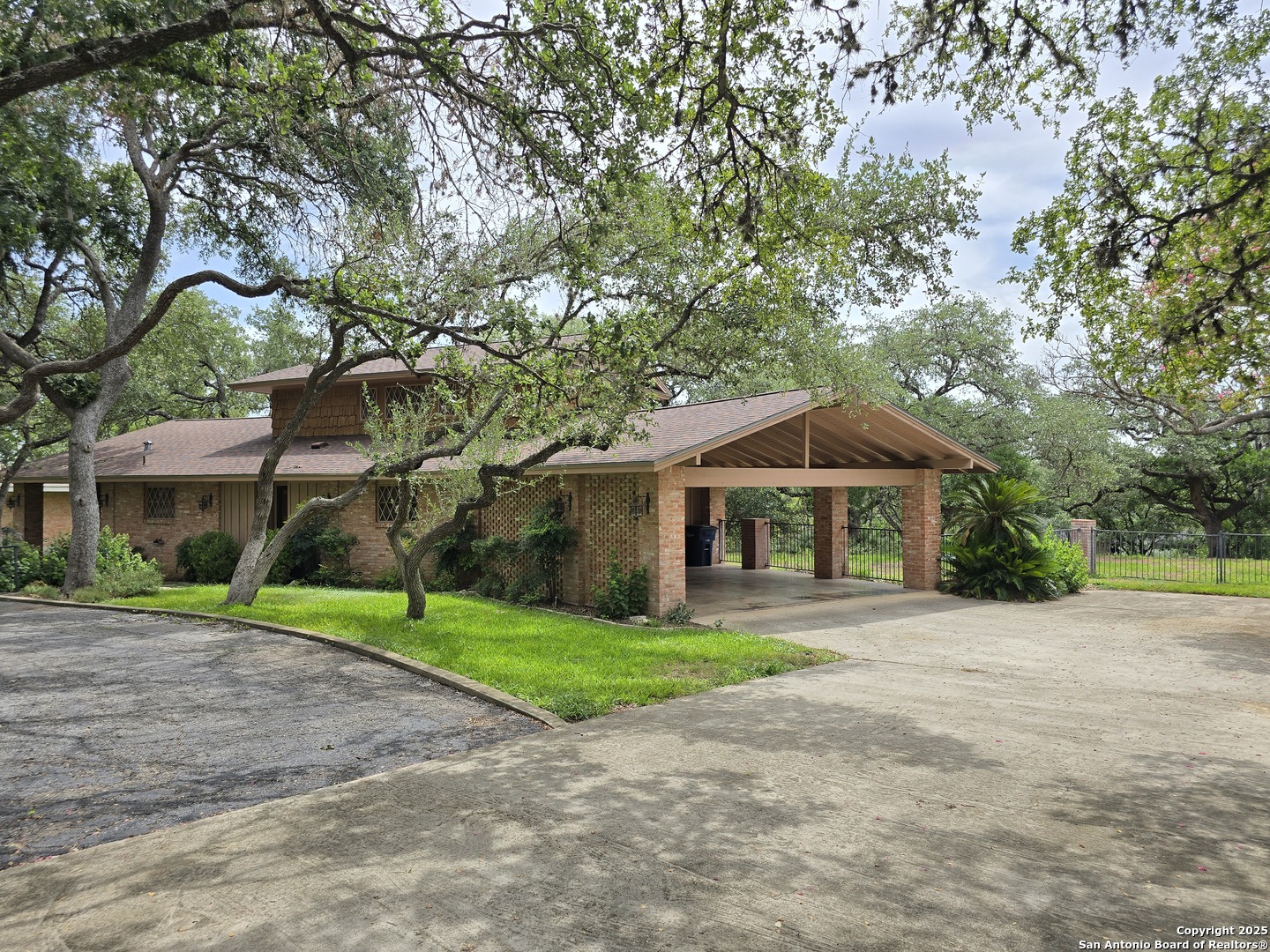 44 Ridge Dr