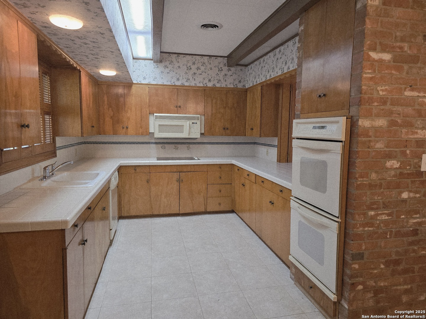 New Braunfels, Texas 78130, United States, 3 Bedrooms Bedrooms, ,3 BathroomsBathrooms,Residential,Pending,176805