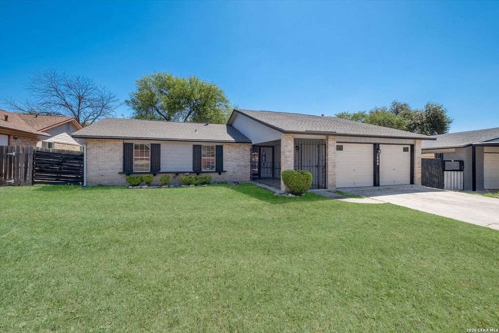 Photo of 7006 Autumn Chase St, San Antonio, TX 78238 (MLS # 1953236)