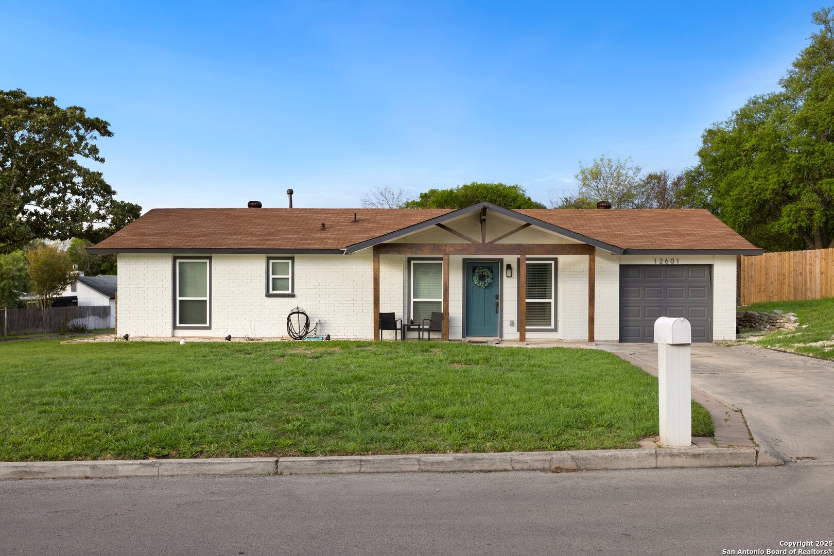 12601 NORTHLEDGE DR