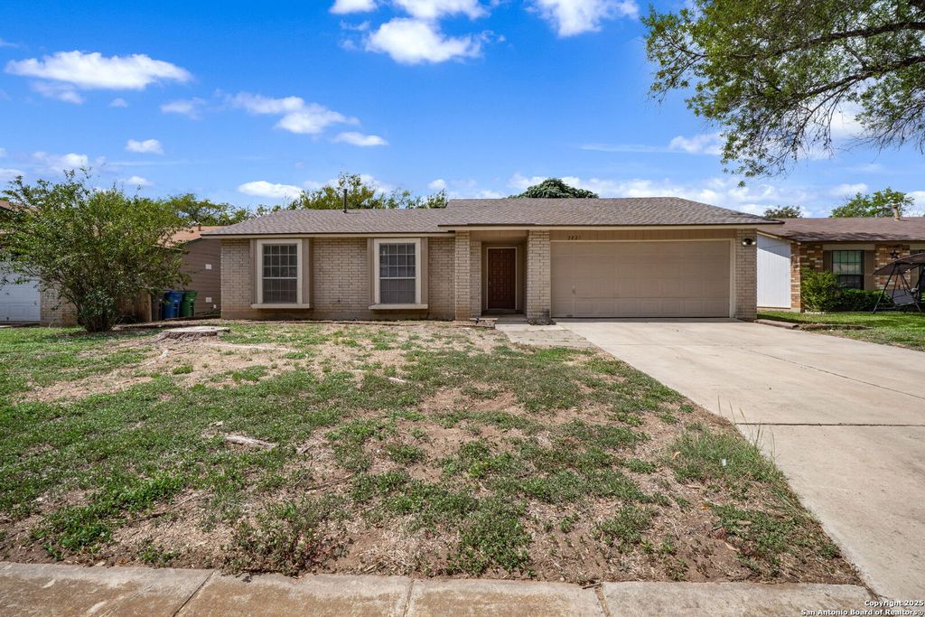Photo of 5827 CLIFF WALK DR, San Antonio, TX 78250 (MLS # 1910263)