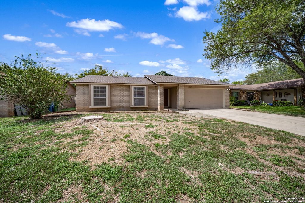 Photo of 5827 CLIFF WALK DR, San Antonio, TX 78250 (MLS # 1910263)