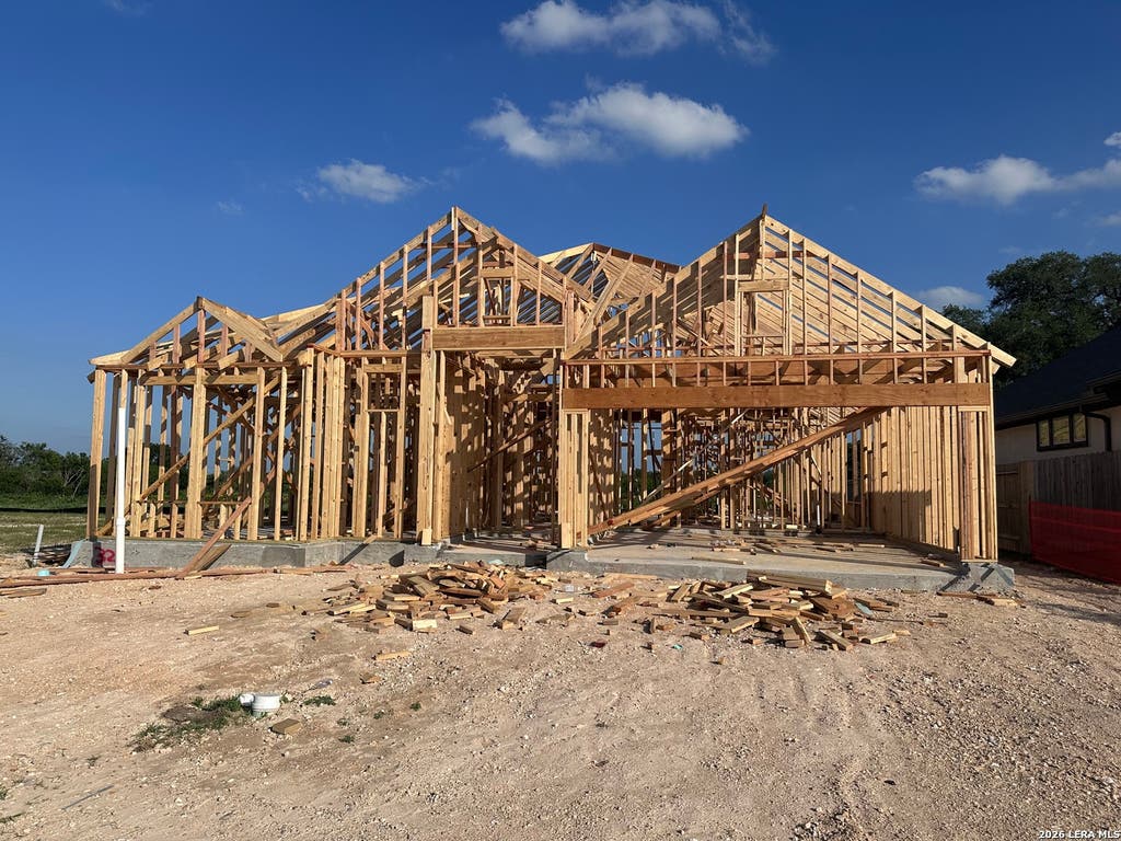 Photo of 321 SAWTOOTH OAK DR, Seguin, TX 78155 (MLS # 1994834)