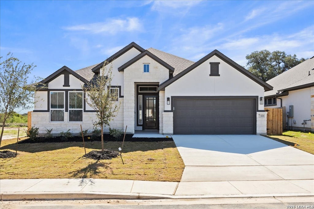 Photo of 321 SAWTOOTH OAK DR, Seguin, TX 78155 (MLS # 1994834)