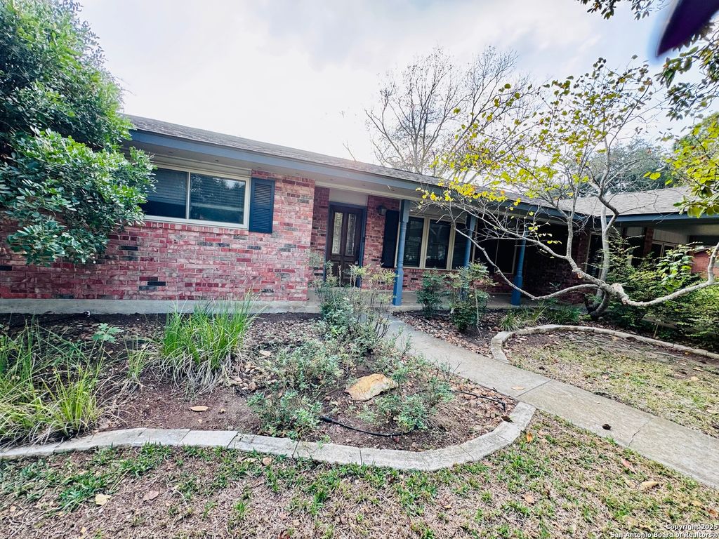 Photo of 1705 Hickory, Floresville, TX 78114 (MLS # 1924678)