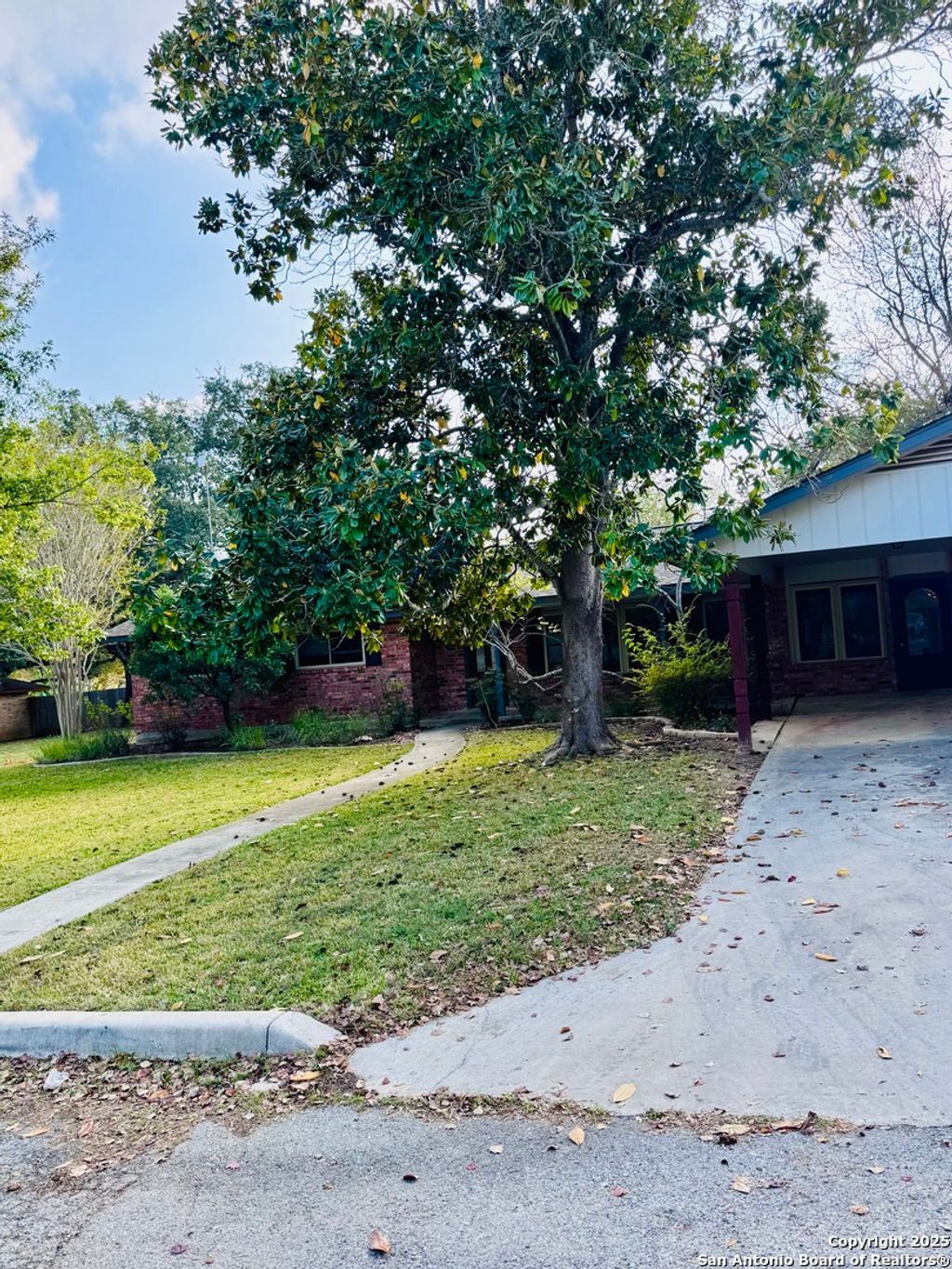 Photo of 1705 Hickory, Floresville, TX 78114 (MLS # 1924678)