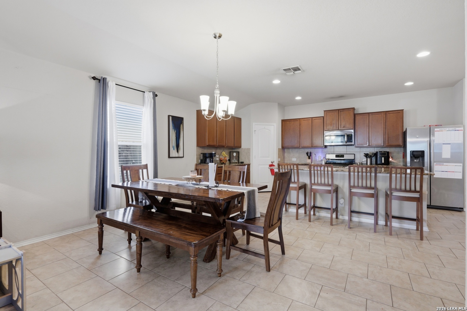2611 LIVE OAK PASS
