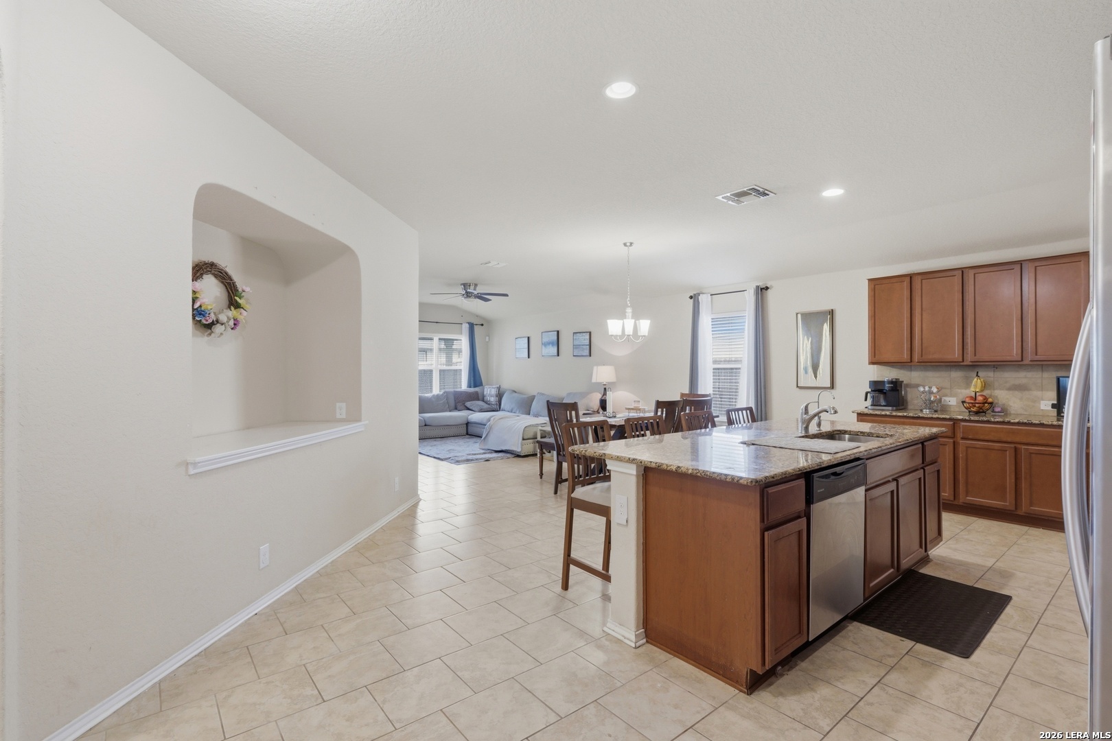 2611 LIVE OAK PASS