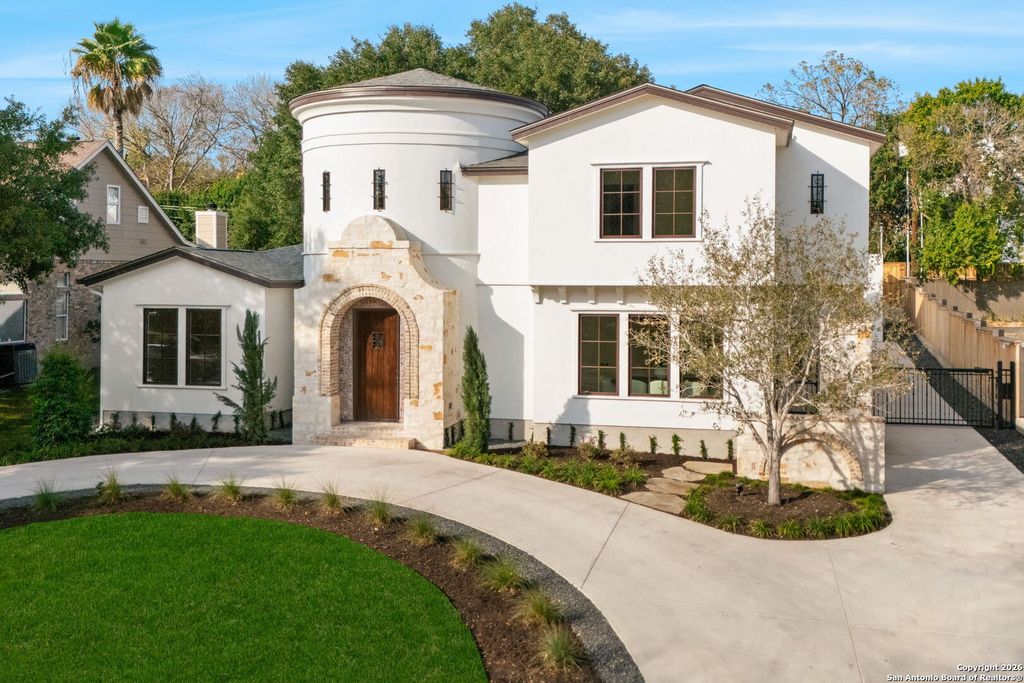 Photo of 817 Garraty, Terrell Hills, TX 78209 (MLS # 1934692)