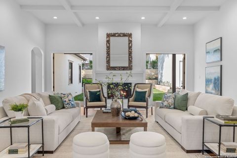 817 Garraty Terrell Hills TX 78209