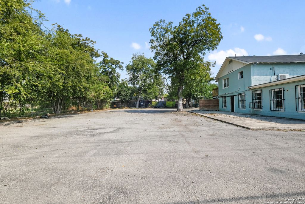 Photo of 3016 S Presa, San Antonio, TX 78210 (MLS # 1928186)