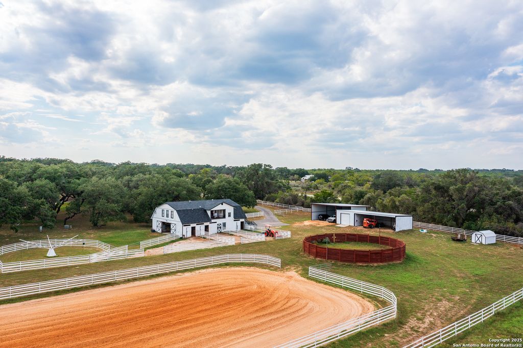 Photo of 2310 state highway 97, Pleasanton, TX 78064 (MLS # 1926323)