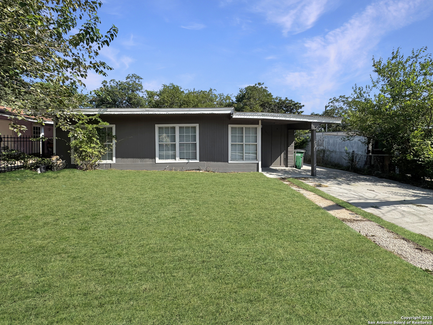 Photo 1 of 13 — 1611 La Manda, San Antonio, TX 78201
