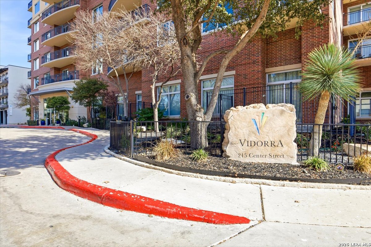 215 N Center St 1503