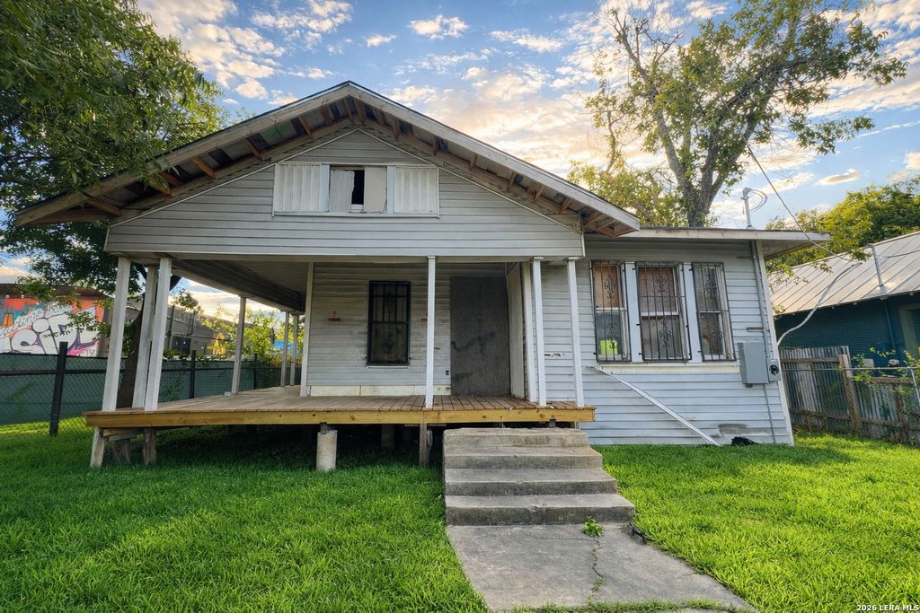 Photo of 1322 Hays, San Antonio, TX 78202 (MLS # 1958330)