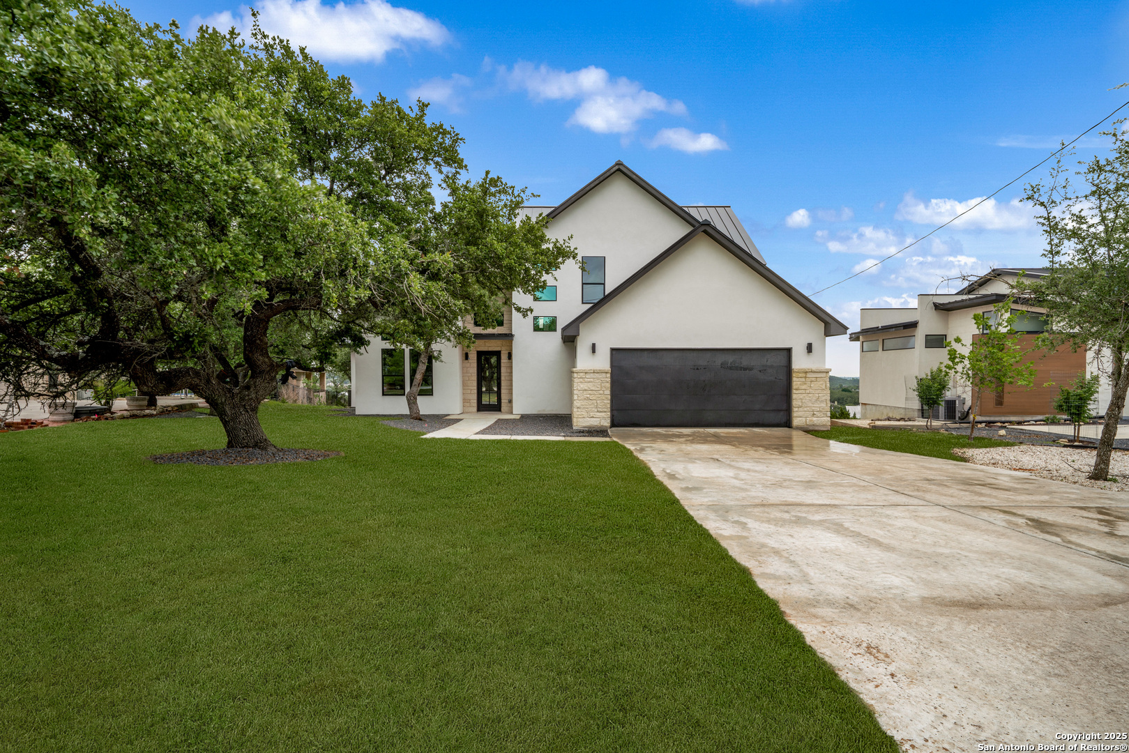25822 Mount Carillon
