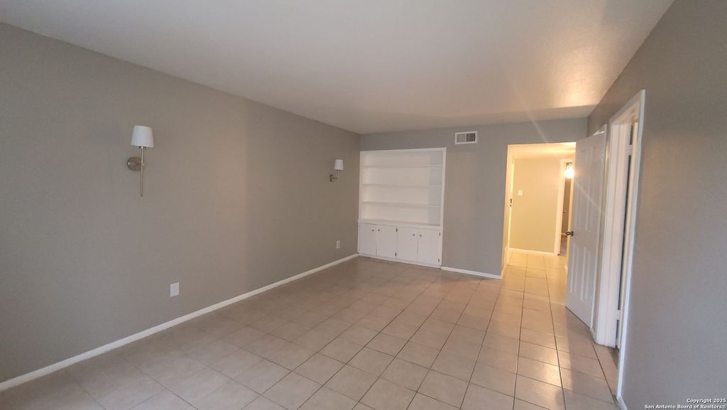 Photo of 516 Gentleman 5 #5, Balcones Heights, TX 78201 (MLS # 1926142)