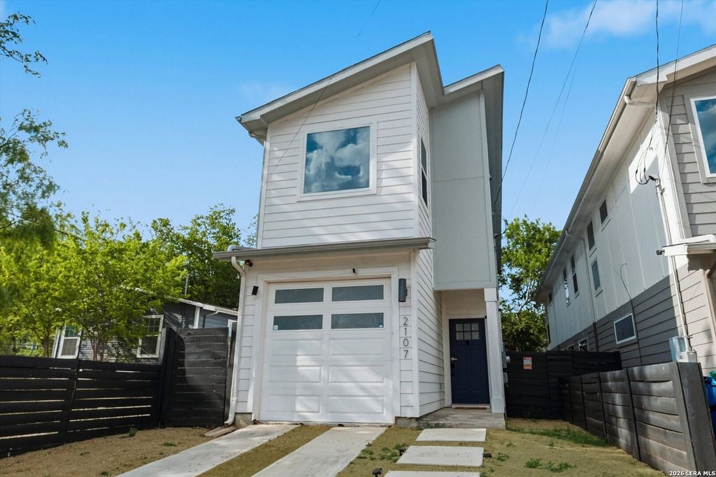 Photo of 2107 Schley Ave, San Antonio, TX 78210 (MLS # 1958739)