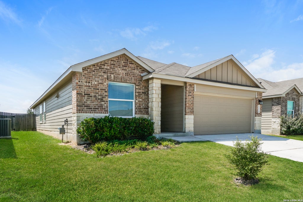 Photo of 1224 Treehouse, New Braunfels, TX 78130 (MLS # 2011219)