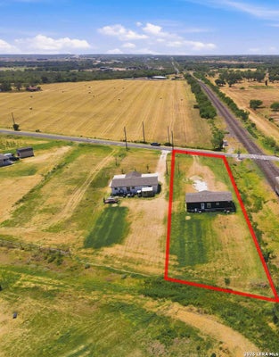 17023 GRIFFIN RD, ATASCOSA, TX 78002 - Image 54d3bb501292e2d3deee1500e73e2760/1786192781
