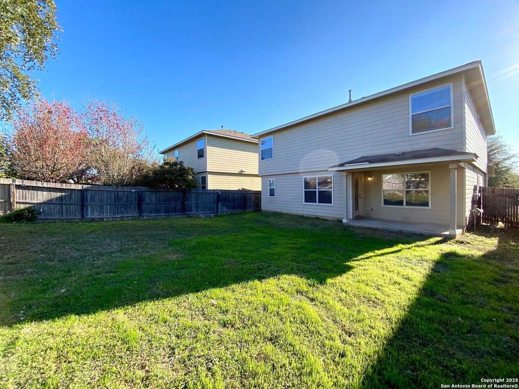 Photo of 215 COOPERS HAWK, San Antonio, TX 78253 (MLS # 1888601)