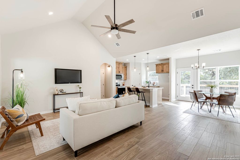 Photo of 294 Lighthouse, Canyon Lake, TX 78133 (MLS # 1880503)