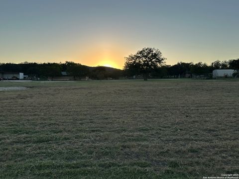 304 Summit Dr Leakey TX 78873