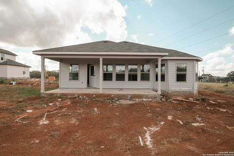 A home in Floresville