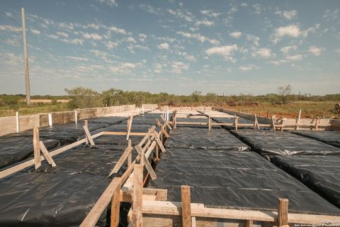 A home in Floresville