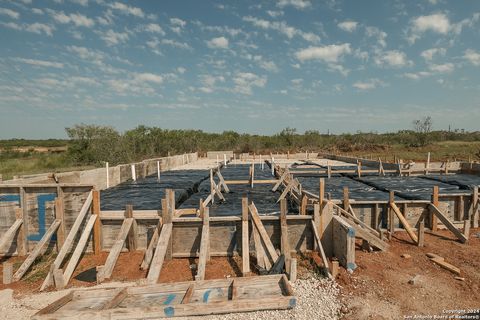 A home in Floresville