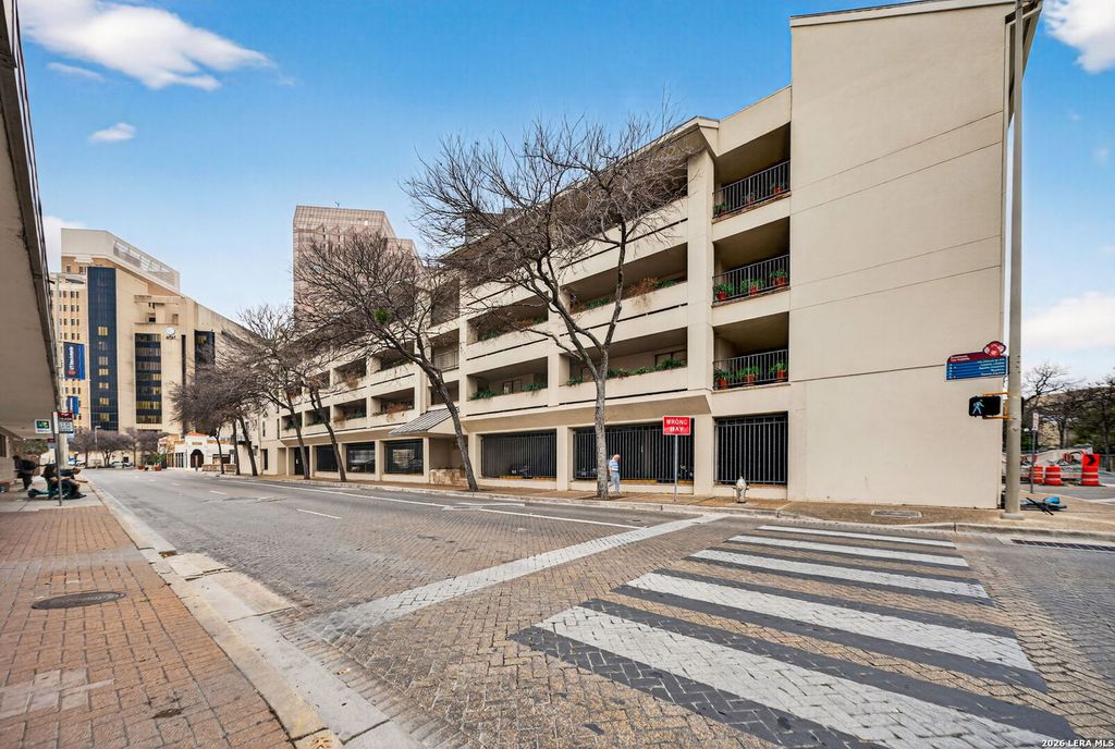 Photo of 1022 Navarro 404 #404, San Antonio, TX 78205 (MLS # 1943039)