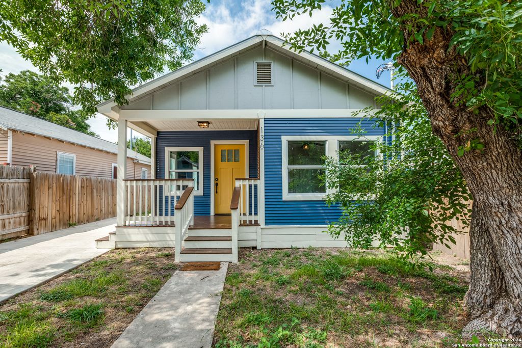 Photo of 136 W Lambert St, San Antonio, TX 78204 (MLS # 1947649)
