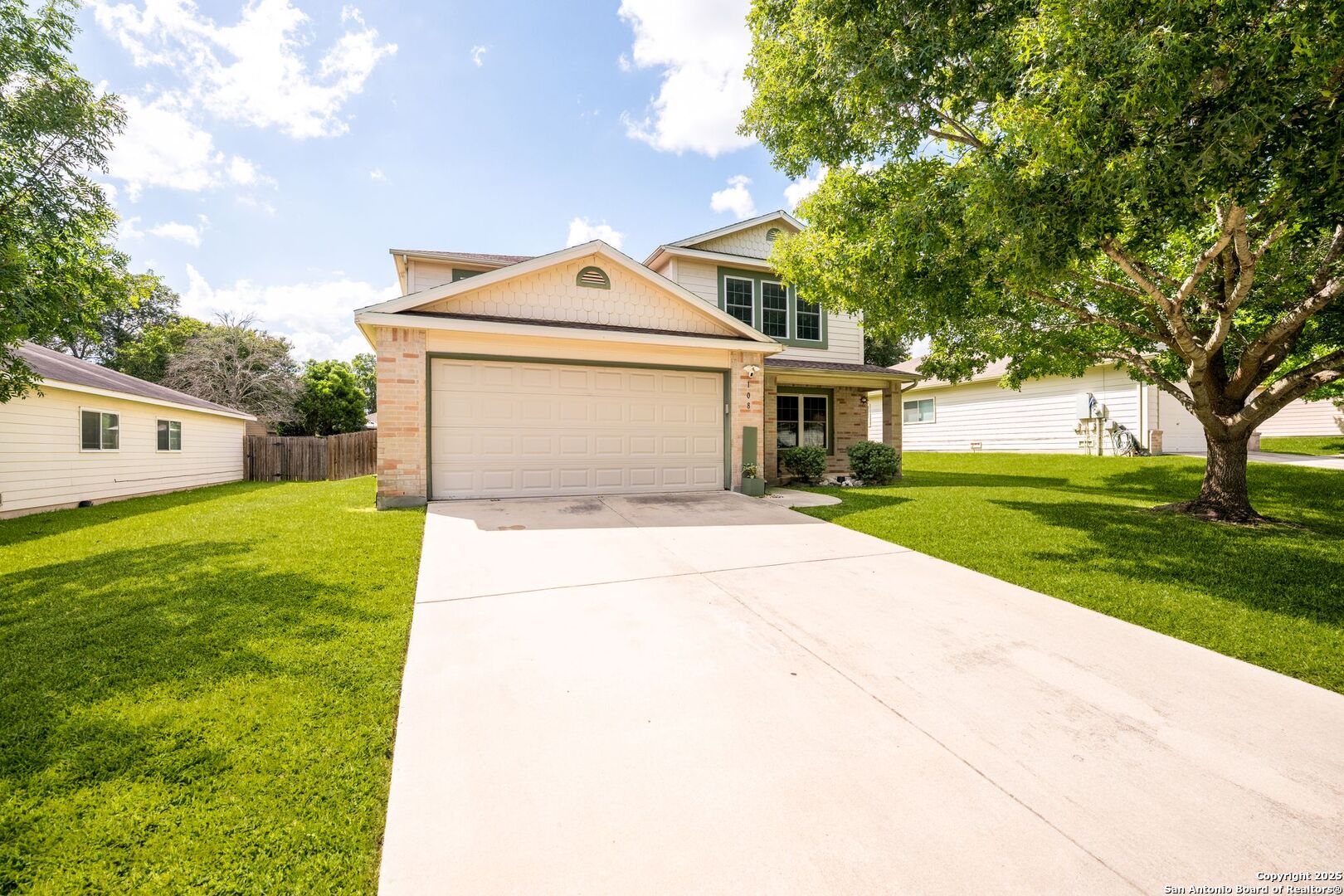 108 S Willow Way