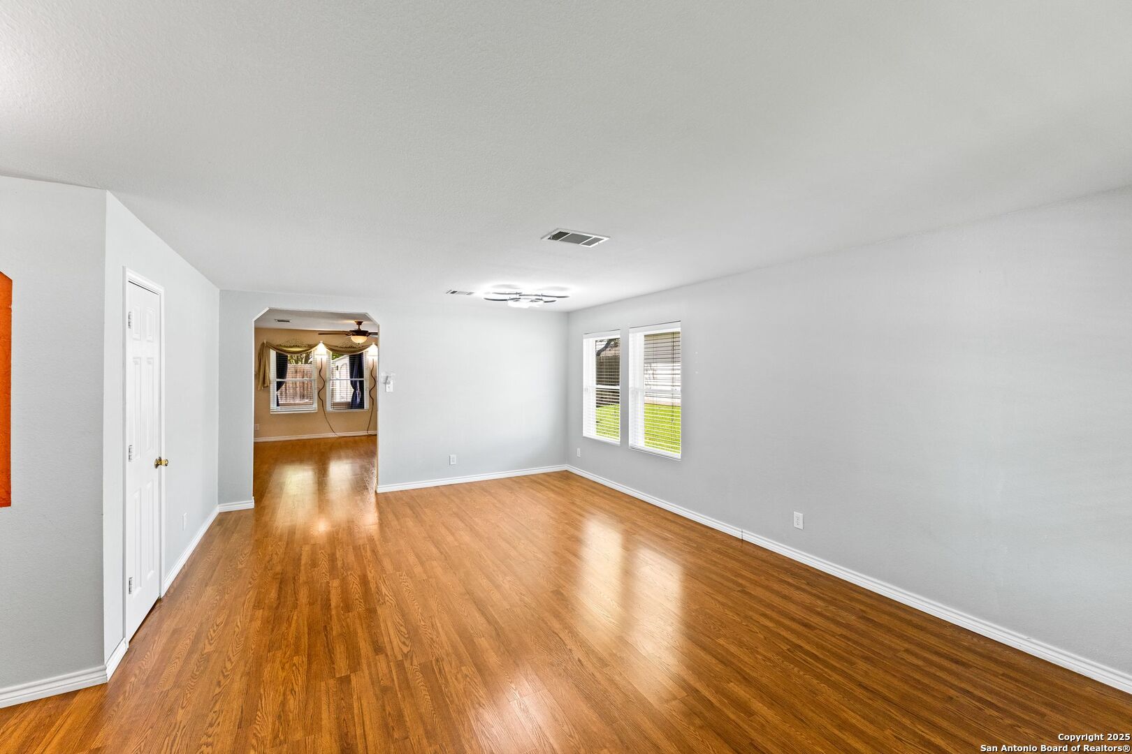 108 S Willow Way