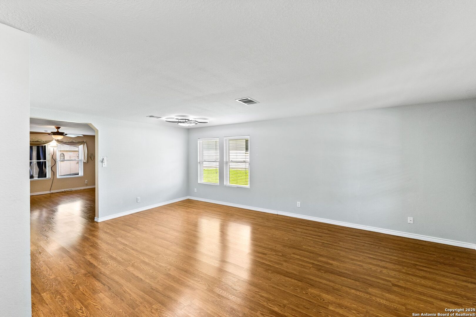 108 S Willow Way