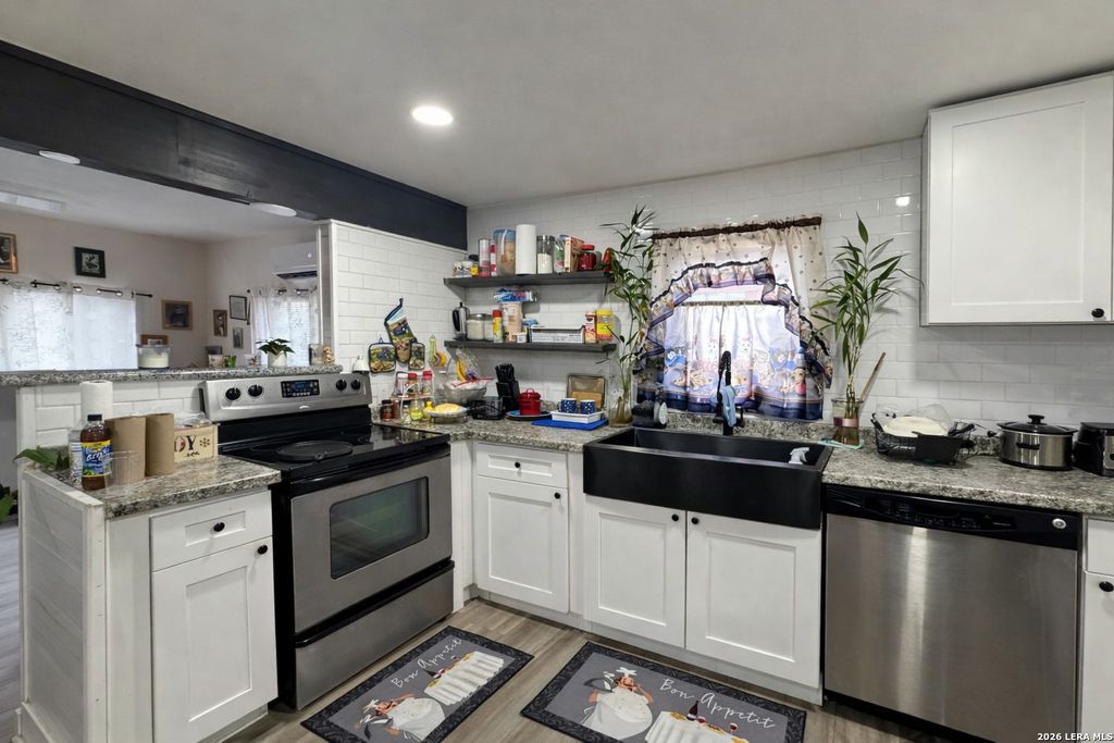 Photo of 1034 Eldorado, San Antonio, TX 78225 (MLS # 1944956)