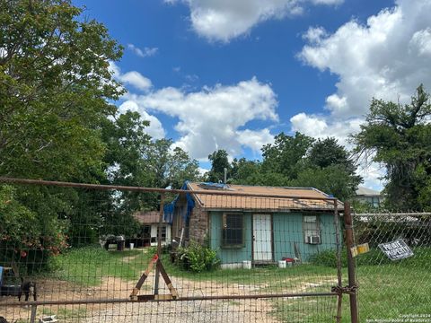 A home in Atascosa