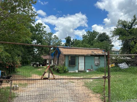 A home in Atascosa