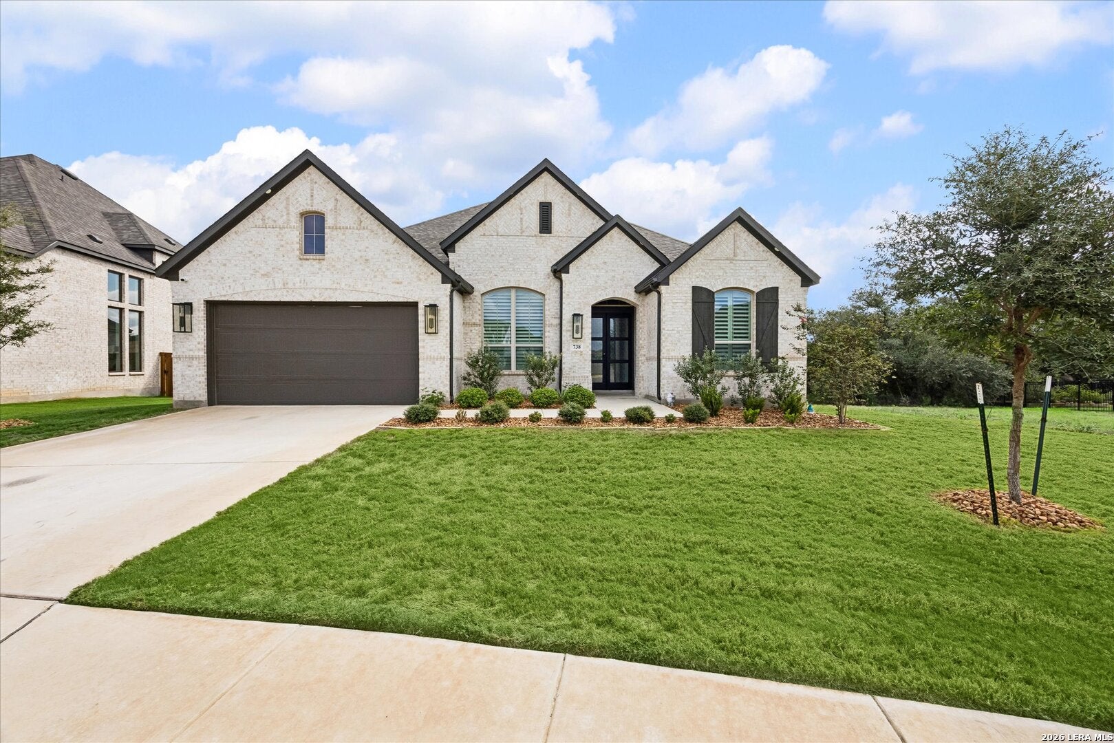 738 Borchers Blvd