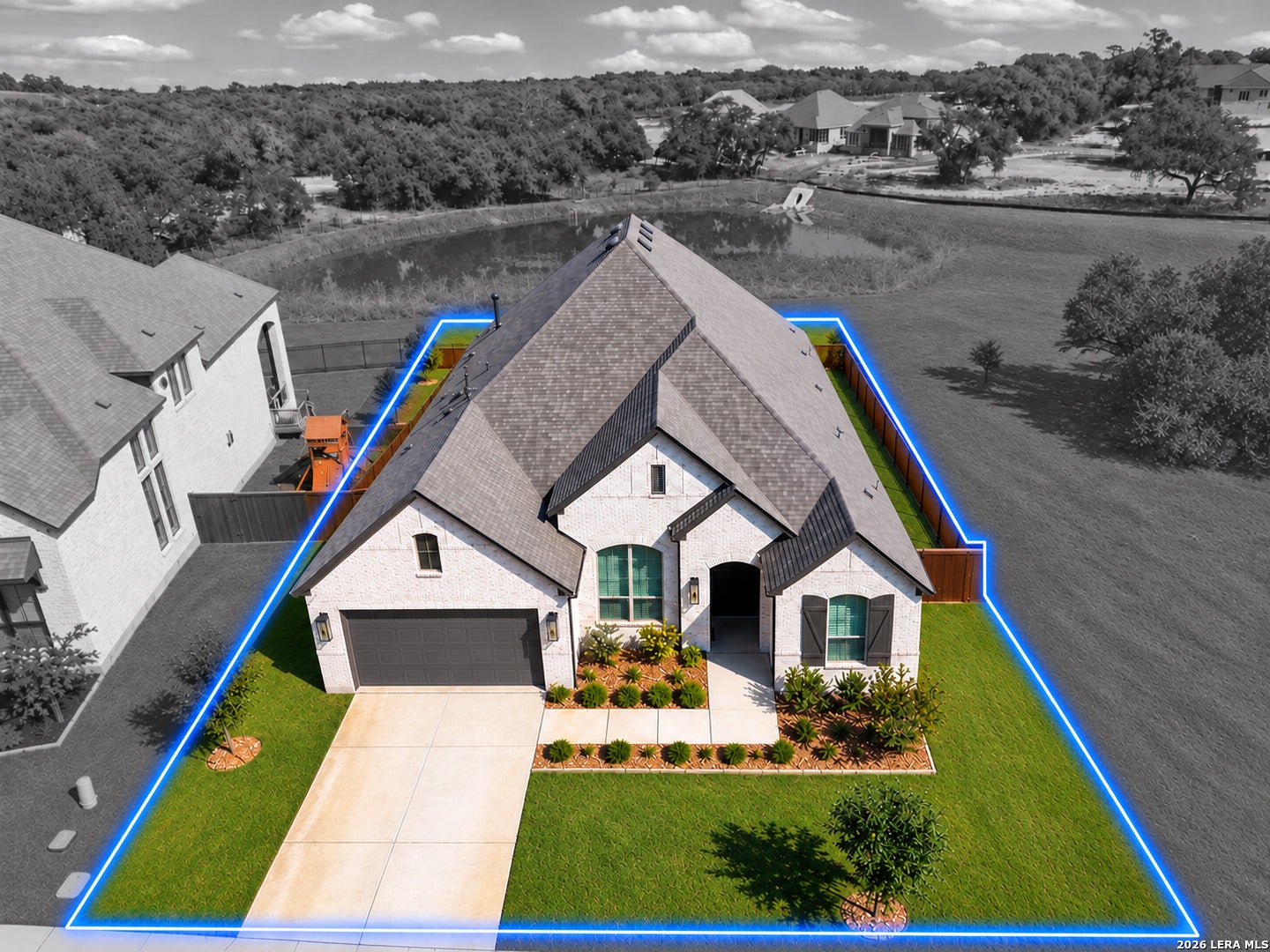 738 Borchers Blvd