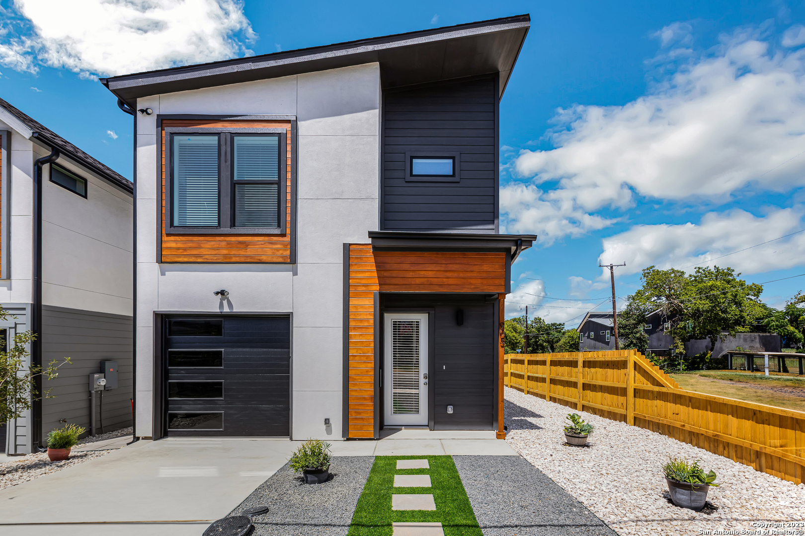 Photo 1 of 33 — 939 Piedmont Ave, San Antonio, TX 78210