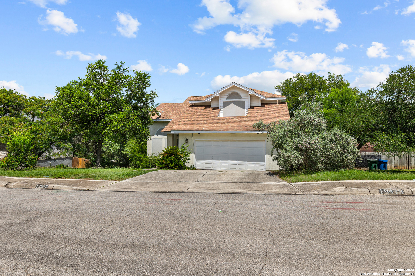 19418 Encino Summit
