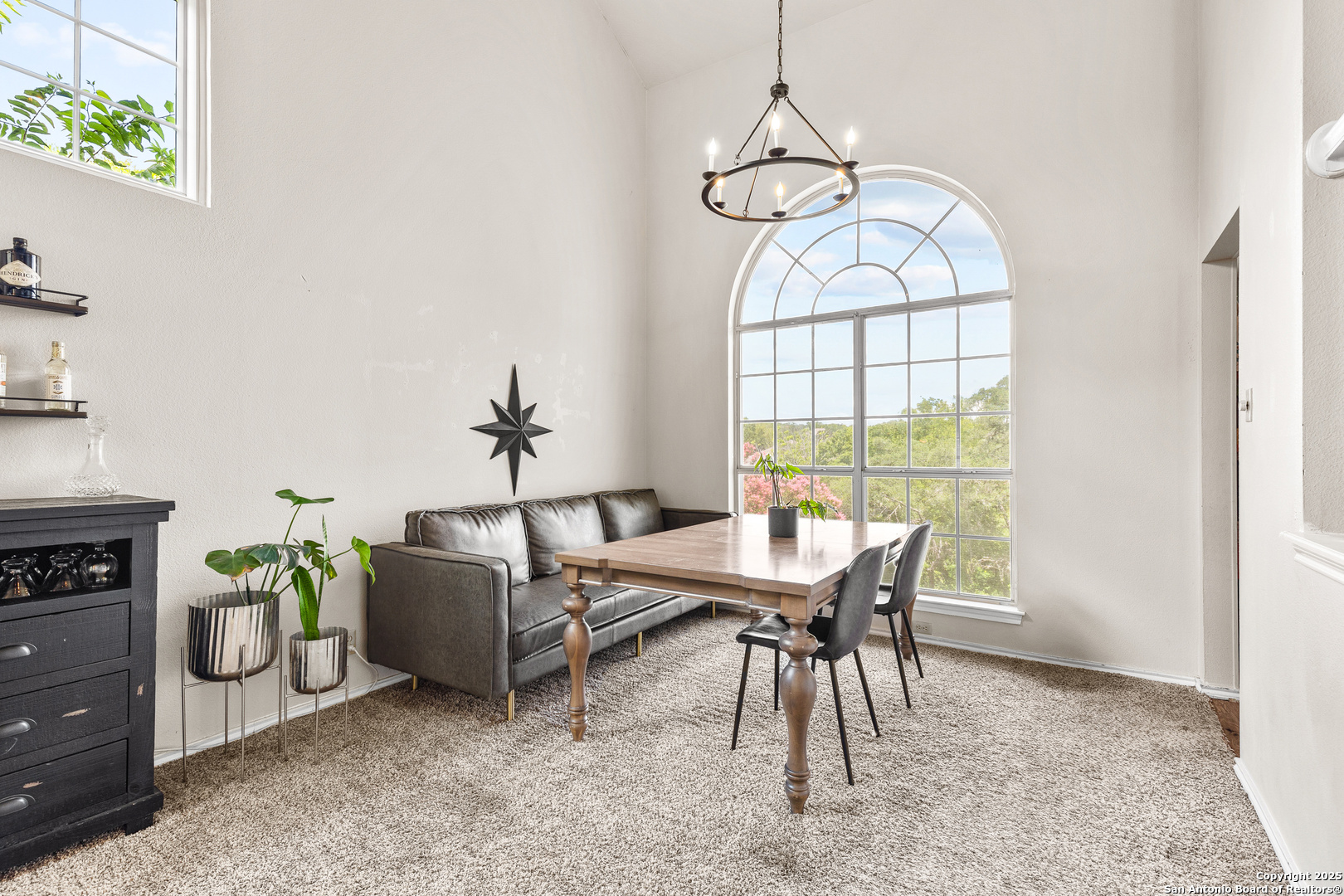 19418 Encino Summit